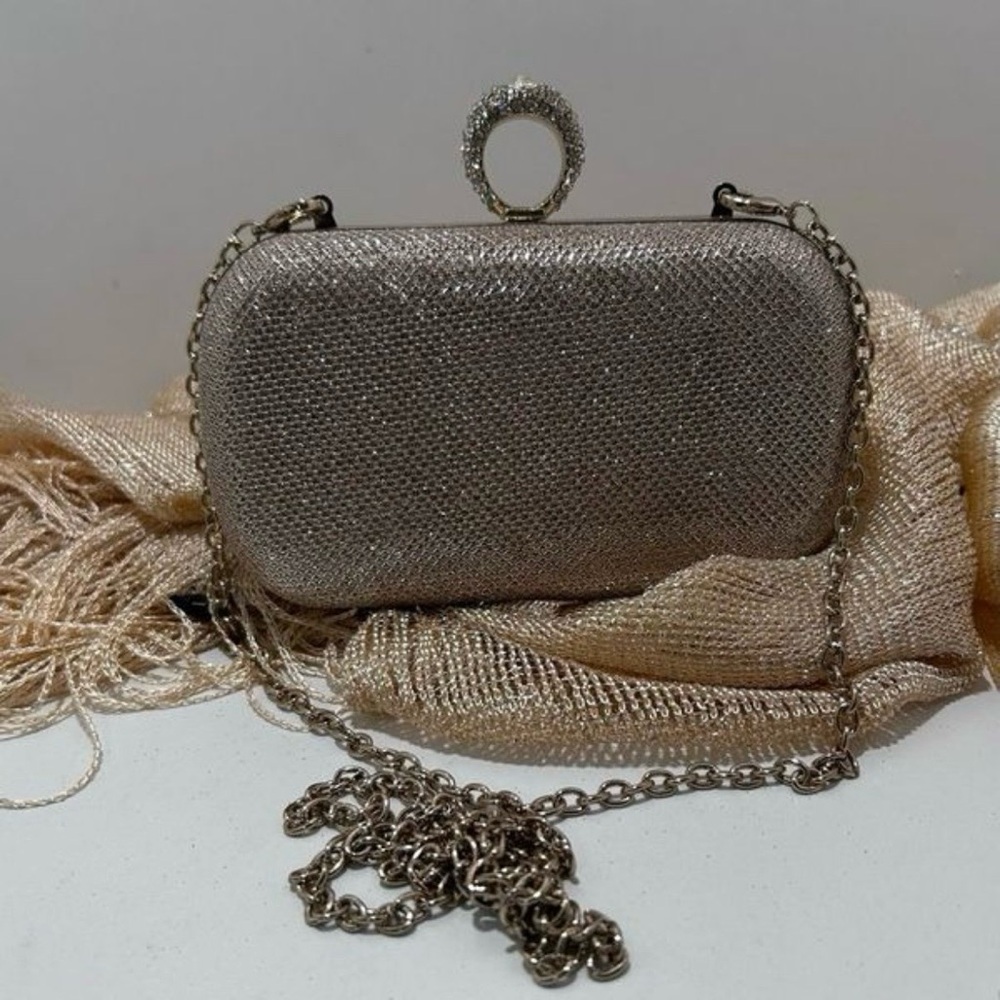 NWOT Charming Charlie
RSVP Evening Clutch
Women's Small Gold-tone Chain Strap